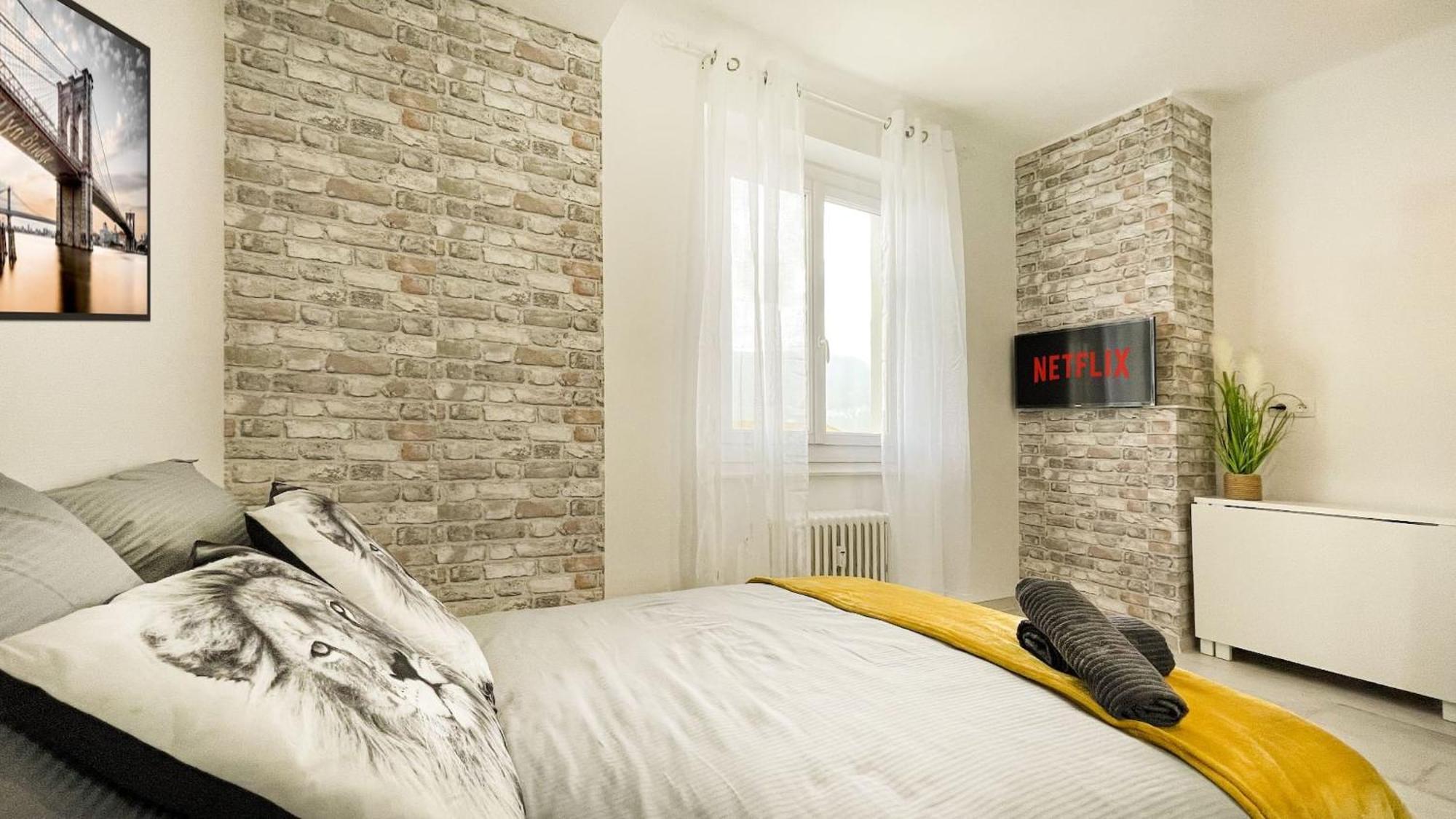 HOMEY KEOLA - Parking privé gratuit - Aux portes de Genève - Au pied du tram - Appartement avec 1 chambre et un grand salon avec un canapé-lit Ambilly Extérieur photo