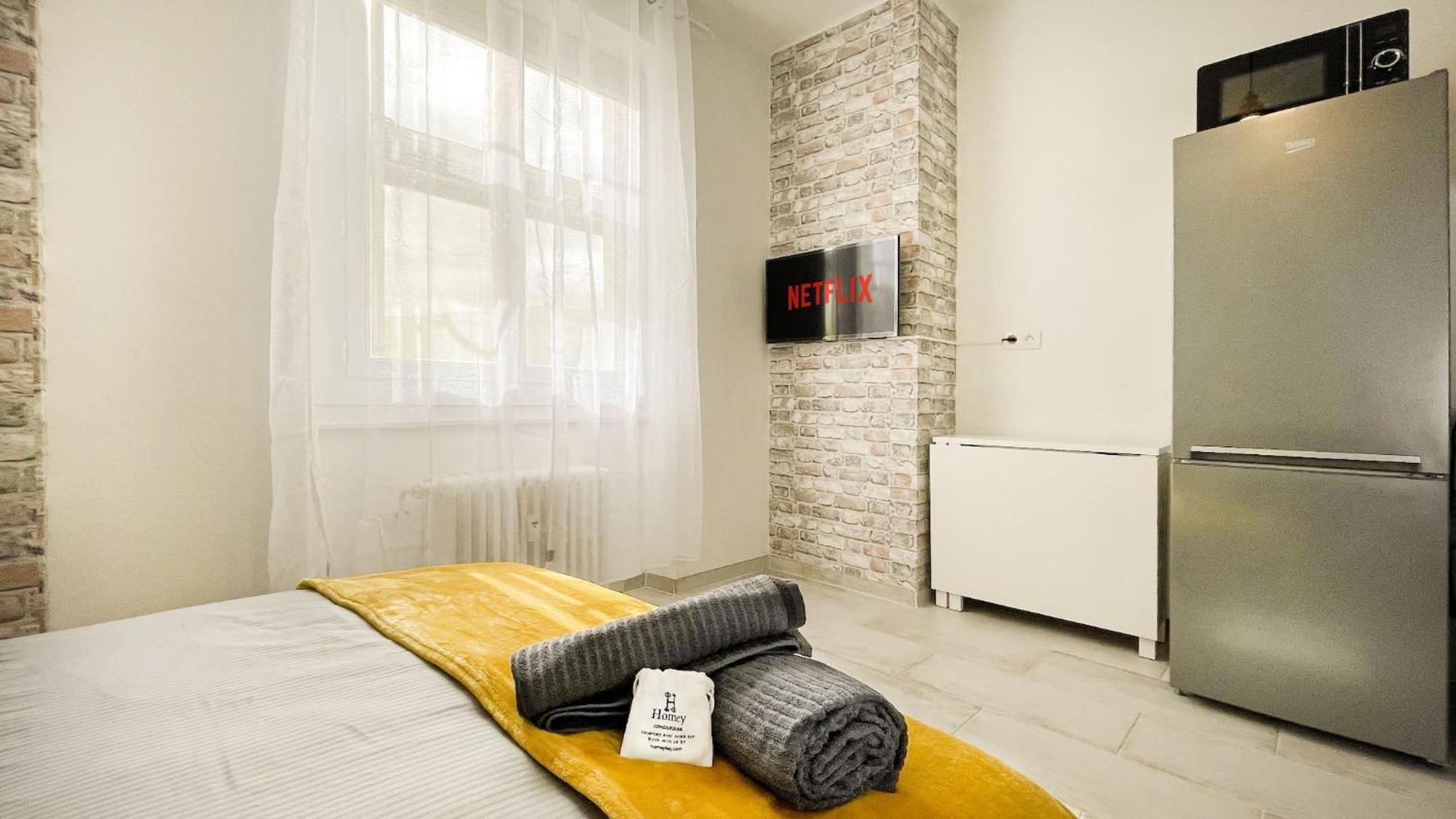 HOMEY KEOLA - Parking privé gratuit - Aux portes de Genève - Au pied du tram - Appartement avec 1 chambre et un grand salon avec un canapé-lit Ambilly Extérieur photo