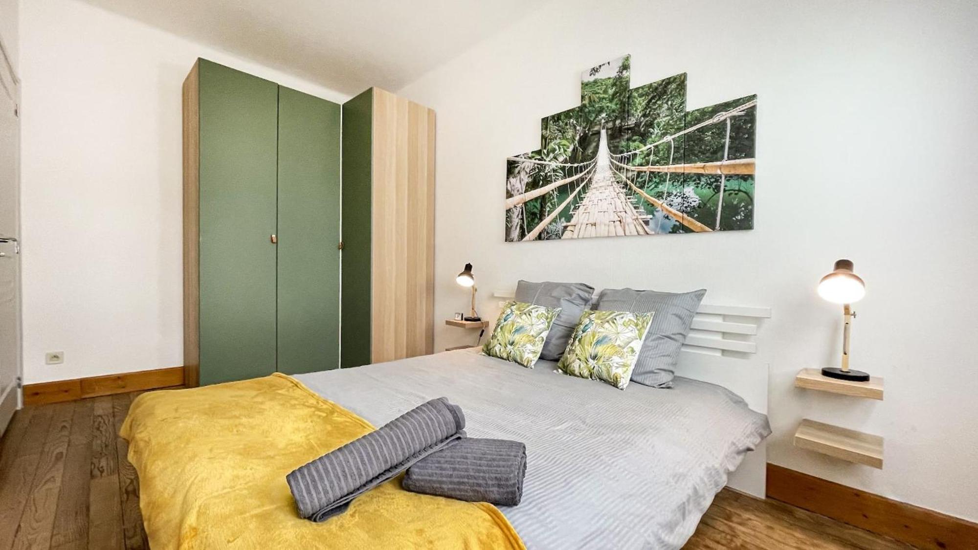 HOMEY KEOLA - Parking privé gratuit - Aux portes de Genève - Au pied du tram - Appartement avec 1 chambre et un grand salon avec un canapé-lit Ambilly Extérieur photo