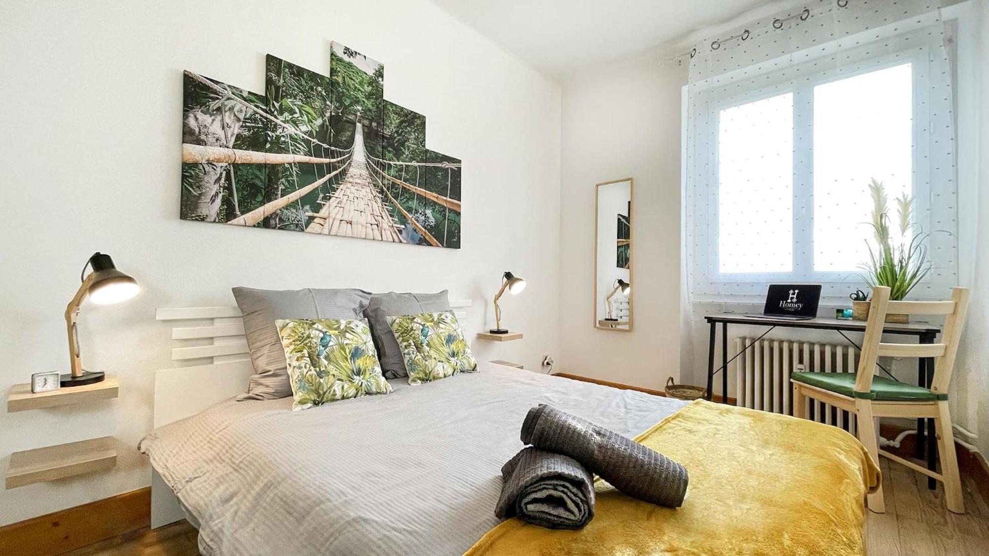 HOMEY KEOLA - Parking privé gratuit - Aux portes de Genève - Au pied du tram - Appartement avec 1 chambre et un grand salon avec un canapé-lit Ambilly Extérieur photo